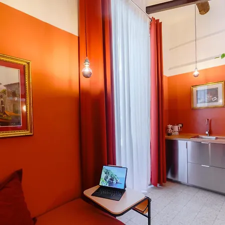 Oda B&B 3* نابولي